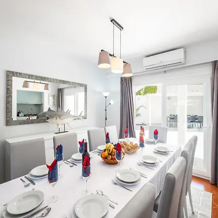 Villa In Albufeira Near Praia D Oura Beach فيلة البوفيرا