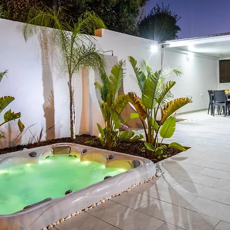 Villa In Albufeira Near Praia D Oura Beach * البوفيرا