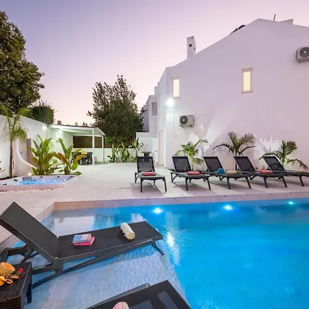 Villa In Albufeira Near Praia D Oura Beach فيلة البوفيرا