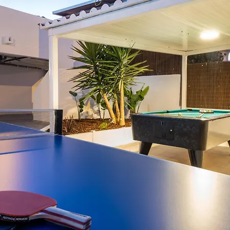 Villa In Albufeira Near Praia D Oura Beach فيلة